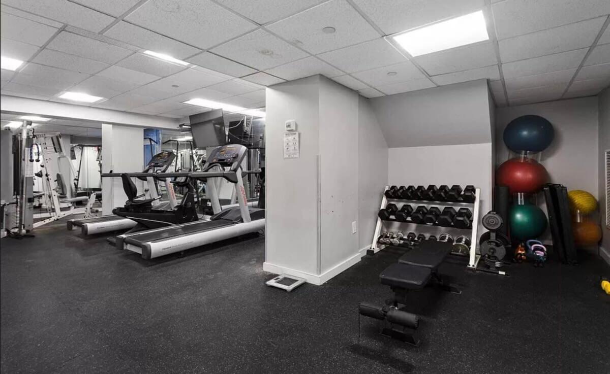 73-318 New Studio Uws Doorman Gym Нью-Йорк Экстерьер фото